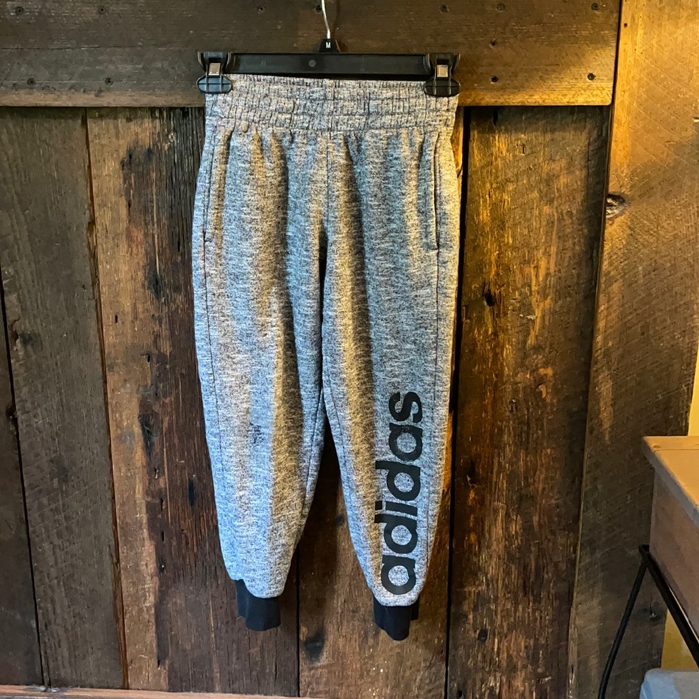 Adidas Boys sweat pants Sz 8 small